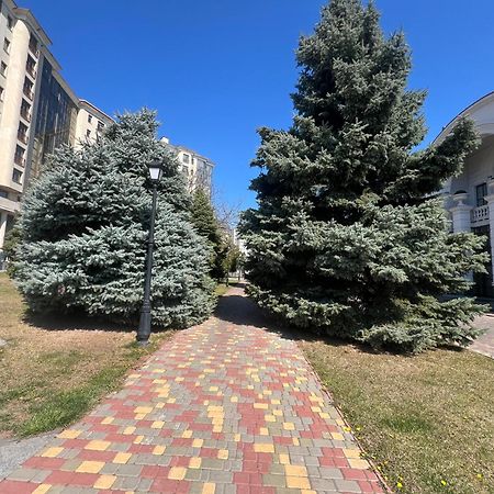 Спальня-студия с видом на море и парк Одеса Екстер'єр фото